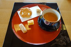 4 van de 160 koekjes met zeer lekkere jasmijnthee.