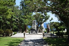 Hier een herdenkingsplaats per japanse prefectuur. Zo zijn er dus tientallen.
