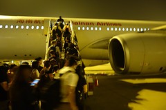 Opstappen in het vliegtuig van Beijing naar Brussel, een Airbus A330.