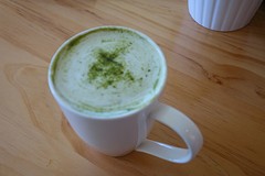 Matcha met melk.