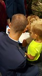 Papa laat zijn diploma zien