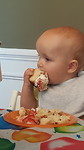 mama maakt kleine stukjes taart...waarom zou je dat eten als groot ook kan:)
