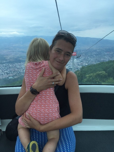 Cable car omhoog Skopje, nog voor de windstoten