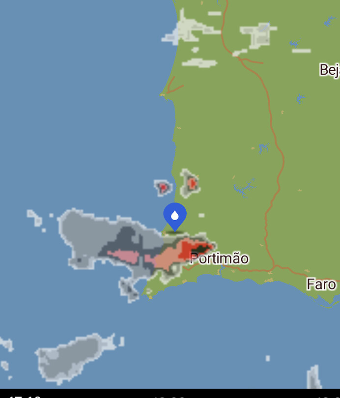 Alleen boven ons hing de hele middag een onweersgebied