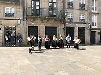 Folklore groep in het centrum van Santiago