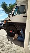 Ohoh, uitlaat afgebroken, naar garage voor reparatie