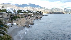 In het oude centrum van Nerja ligt ‘Balcon de Europa’, een uitzichtpunt op een uitstekende klif