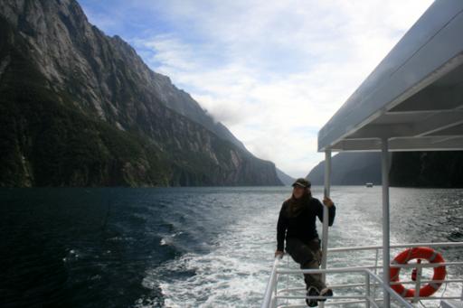 Ilona op de boot @ Milford Sounds
