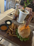 Kipburger met verse patat