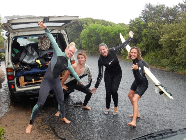 Middag surfen...in de stromende regen...