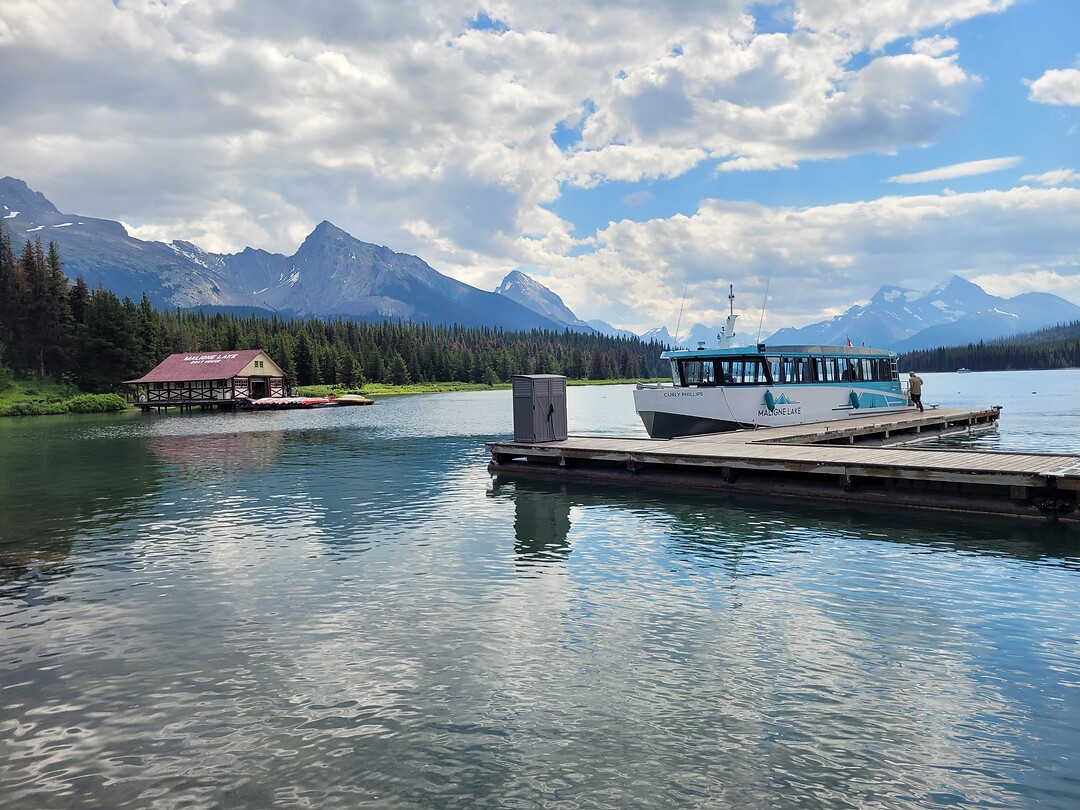 Maligne Lake