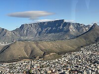 Kaapstad met Tafelberg vanuit de helicopter