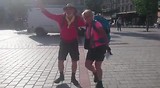 Sirtaki met Aquila op plein in Limoges.