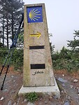 Paaltje in Galicië,  166 km tot Santiago.