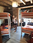 Mirjam op onze kamer.