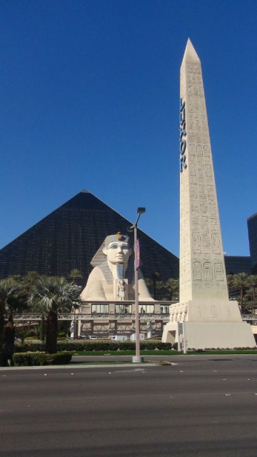 Hotel Luxor met Sfynx en pyloon 1