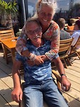 met mijn maatje op het strand