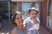 Sarmila met Sara