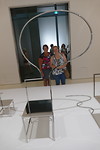 Expositie; stoel met 2 gezichten