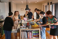 Op de verjaardag van dochter Anna, met z’n allen gezellig eten bij Danny en Debby