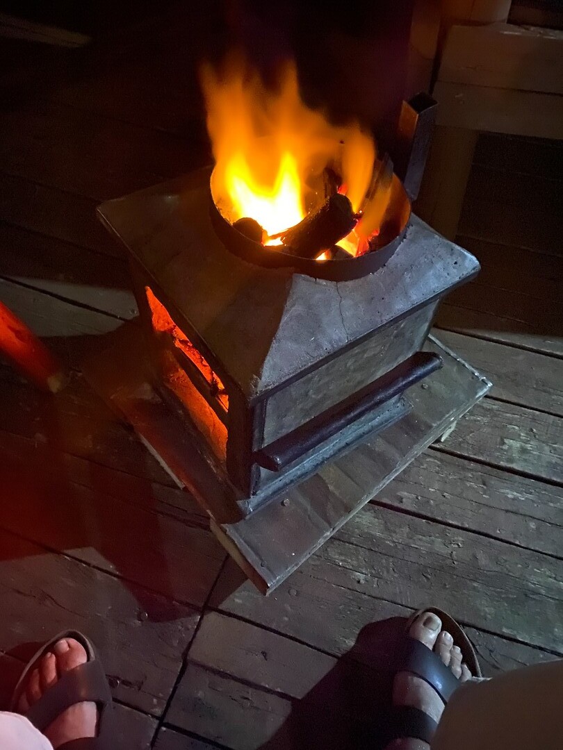warm houtskoolvuurtje