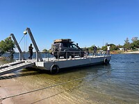Op de pontoon naar Liuwa plains np