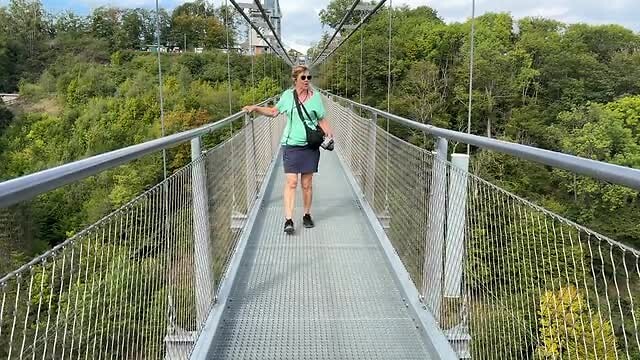 Over de hangbrug