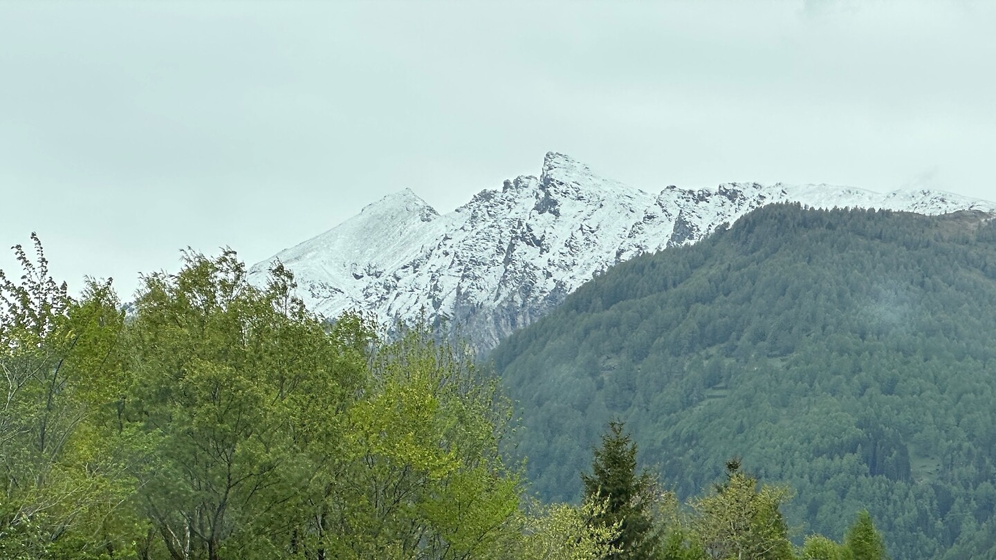 Bergtop met sneeuw
