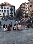 Op de trappen bij het Miguel Unamuno Plaza