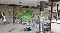 Schilderen in 'n verlaten hotel