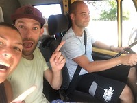 Wij laten ons rijden!