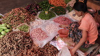 Kruiden en specerijen op de markt.