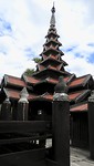 Het oudste houten klooster van Myanmar