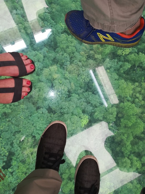 foto 10 De glazen vloer in de Maokong Gondola