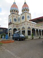 De Shree Vishnu Mandir, een kleinere Hindoetempel, centrum Paramaribo.