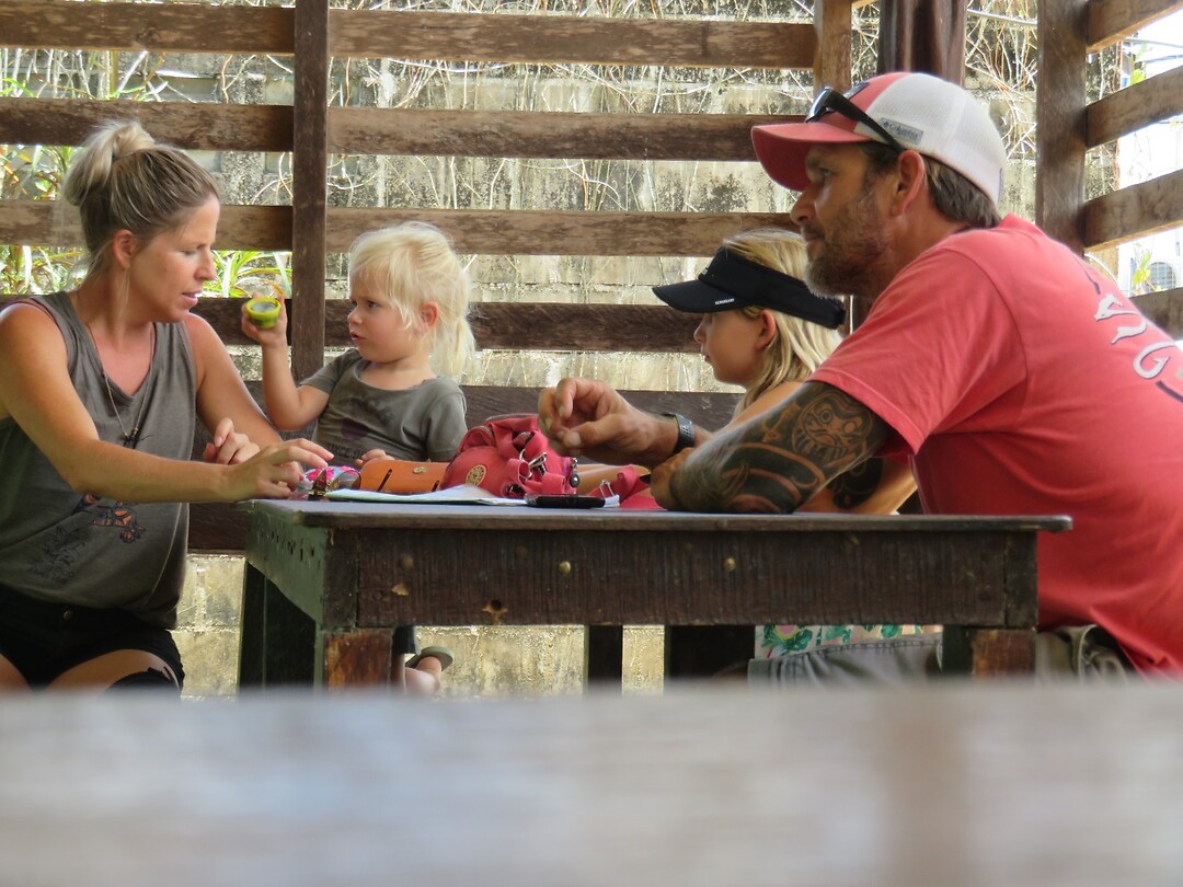 Dimphy, Lily, Nomi en Remco