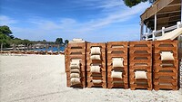 Strandstoelen in Ksamil