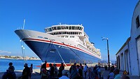 Cruiseschip in haven Rhodos