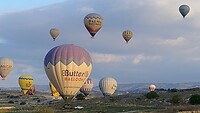 Ballonnen alom boven Pammukale