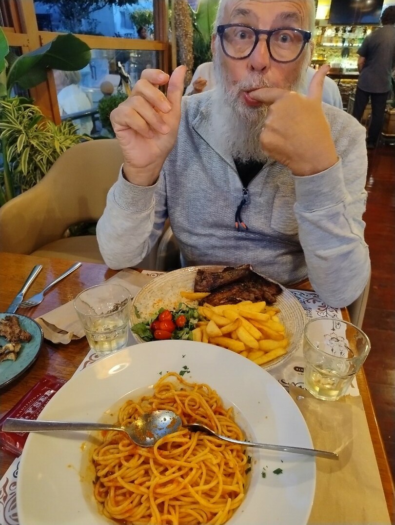 Lamskoteletjes en spaghetti pommodoro