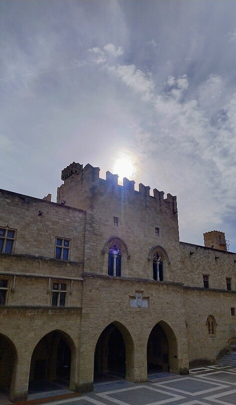 Paleis van de Grootmeesters, Rhodos (oude stad) 1
