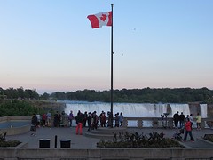 Uitzicht op de Amircan Falls vanaf Canada