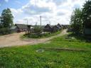 Dorpje als zo vele langs de rand van de weg
