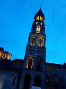 Sint Leonard at night