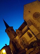 Kerk in avondcontrast