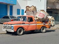 Oud papier wagen