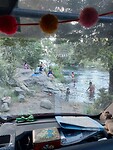 Fam. badderen aan rivier 2