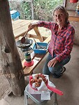 Marianne bakt oliebollen