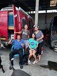 De familie van de garage. Milton, Betzebeth, Karim en ik