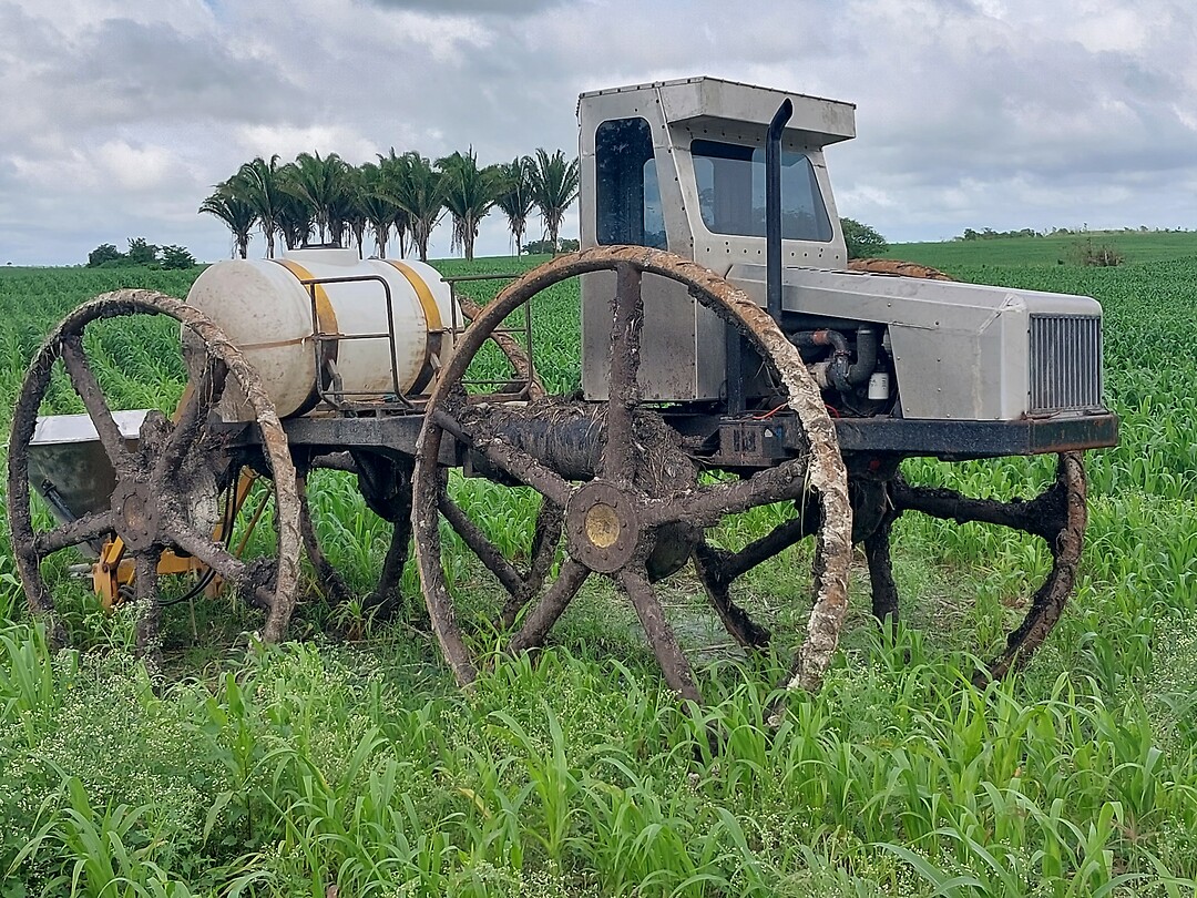 Zelfbouw tractor.